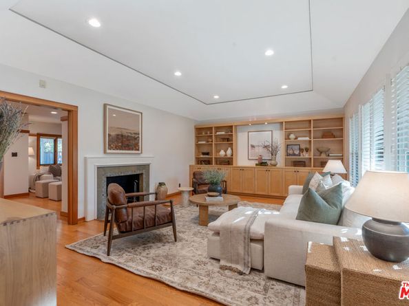 4958 Carpenter Avenue, Valley Village CA 91607