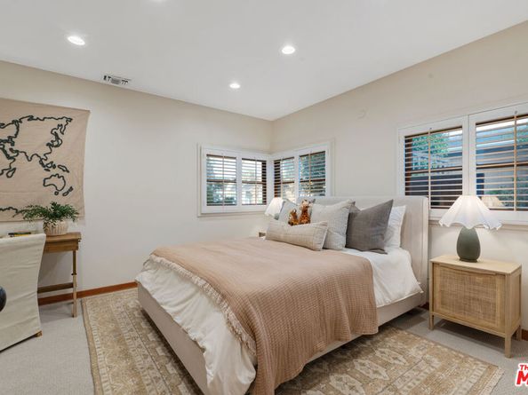 4958 Carpenter Avenue, Valley Village CA 91607