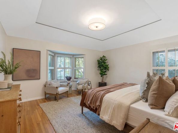 4958 Carpenter Avenue, Valley Village CA 91607