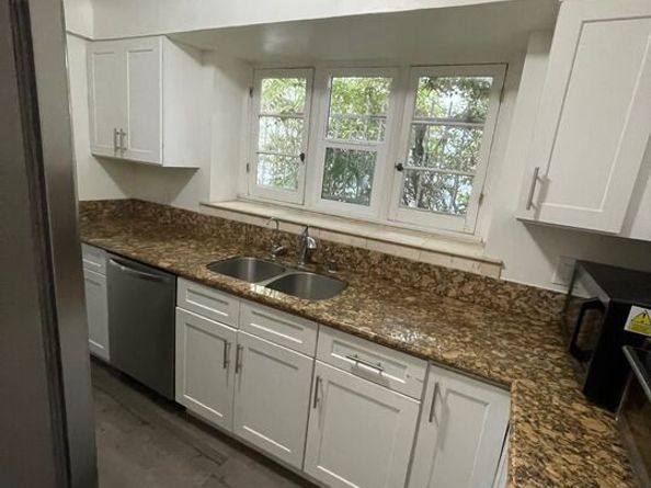 4010 W Adams Boulevard, Los Angeles CA 90018