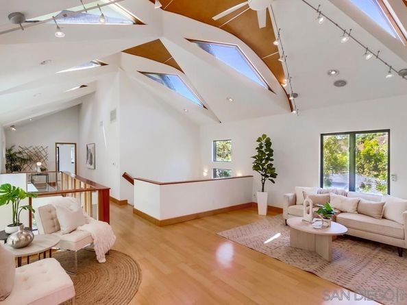 3566 Albatross St, San Diego CA 92103