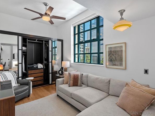 700 W E St 403, San Diego CA 92101