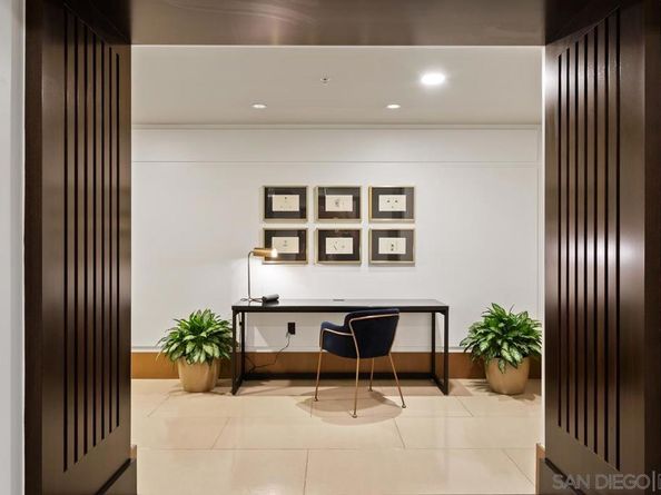 700 W E St 403, San Diego CA 92101