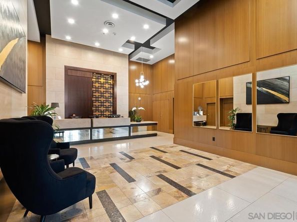700 W E St 403, San Diego CA 92101