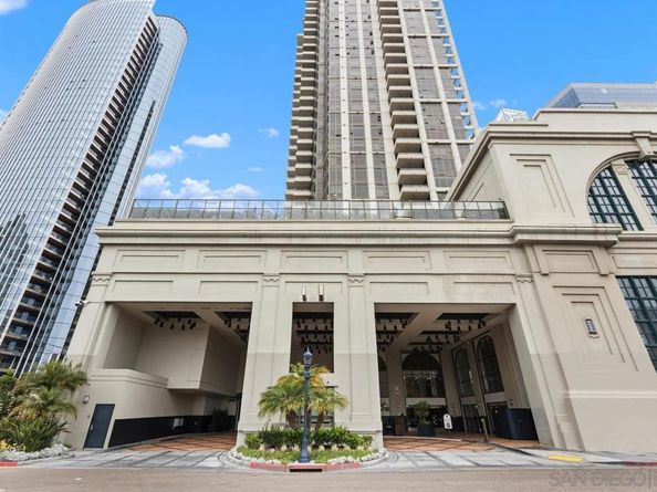 700 W E St 403, San Diego CA 92101