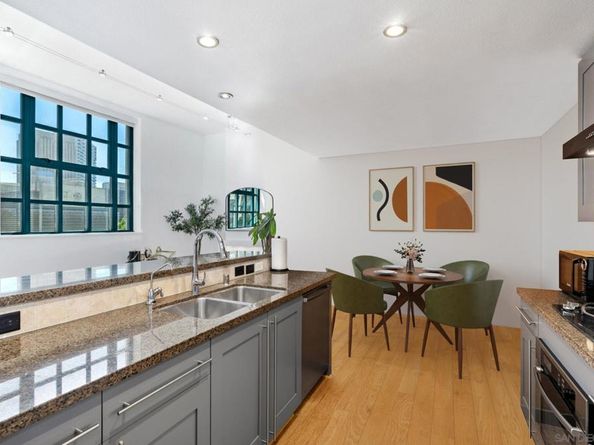 700 W E St 403, San Diego CA 92101