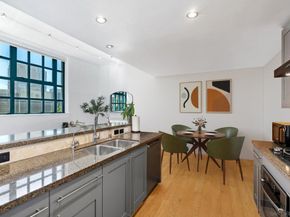 700 W E St 403, San Diego CA 92101