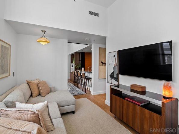 700 W E St 403, San Diego CA 92101