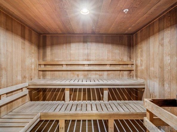 700 W E St 403, San Diego CA 92101