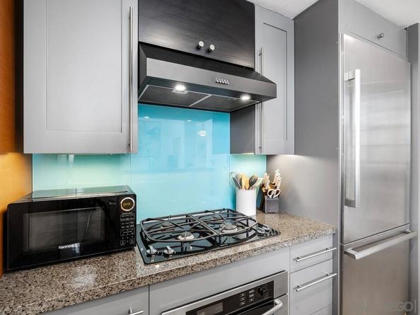 700 W E St 403, San Diego CA 92101