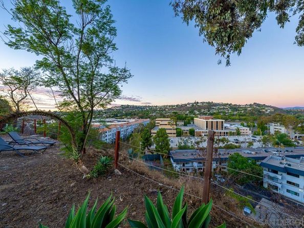 6496 Cleo St, San Diego CA 92115