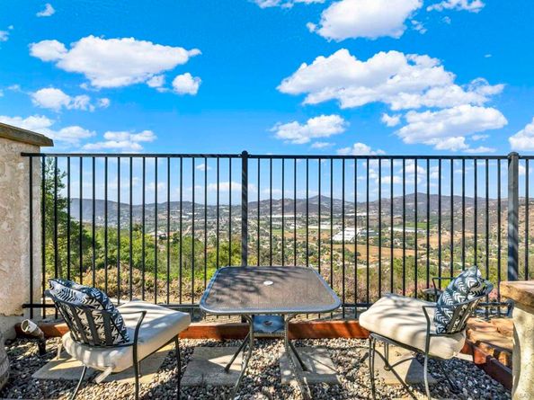 2157 Woodland Heights Gln, Escondido CA 92026