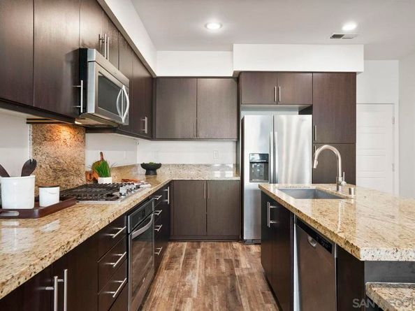 2472 Aperture Circle, San Diego CA 92108