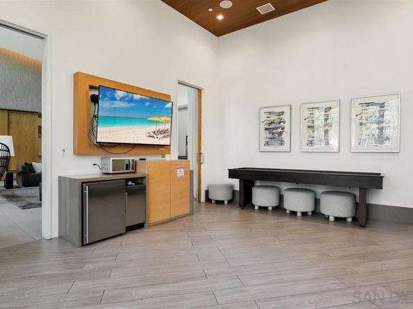 2472 Aperture Circle, San Diego CA 92108