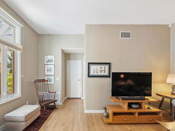 5310 Renaissance Ave, San Diego CA 92122