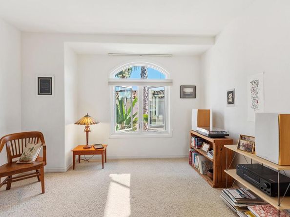 5310 Renaissance Ave, San Diego CA 92122