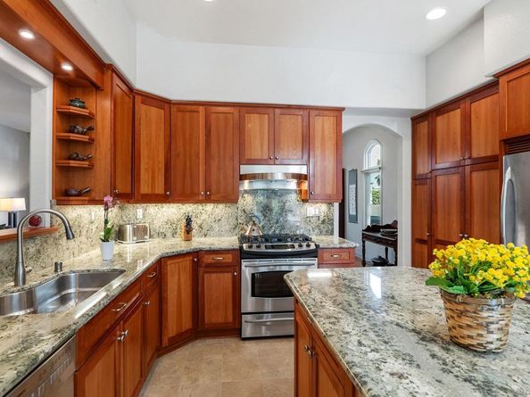 5310 Renaissance Ave, San Diego CA 92122