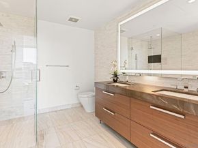 888 W E Street 2004, San Diego CA 92101