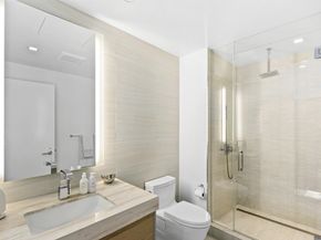 888 W E Street 2004, San Diego CA 92101