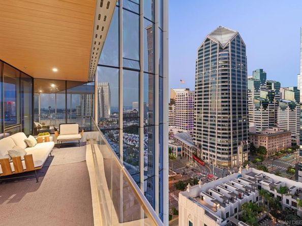 888 W E Street 2004, San Diego CA 92101