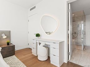 888 W E Street 2004, San Diego CA 92101