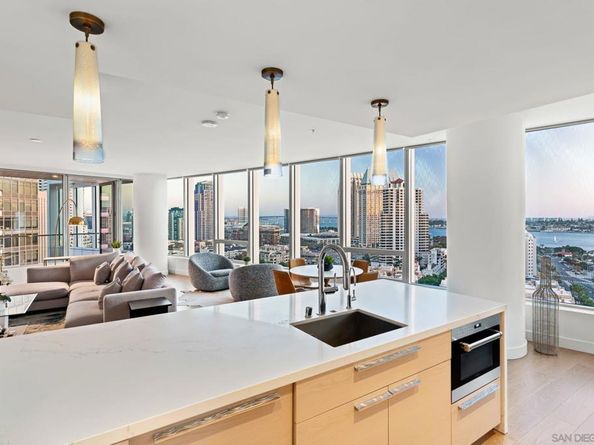 888 W E Street 2004, San Diego CA 92101