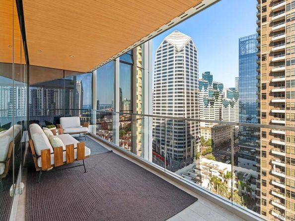888 W E Street 2004, San Diego CA 92101