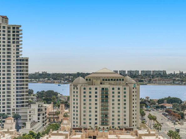 888 W E Street 2004, San Diego CA 92101