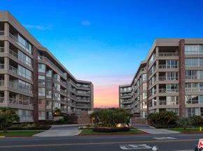 515 Ocean Avenue NPH B, Santa Monica CA 90402