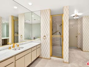 515 Ocean Avenue NPH B, Santa Monica CA 90402