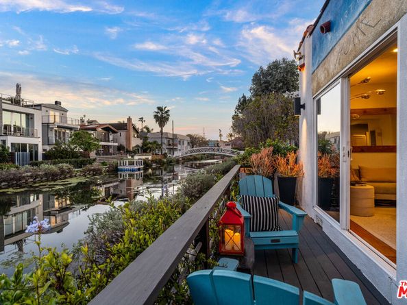 225 Carroll Canal, Venice CA 90291