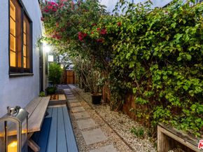 225 Carroll Canal, Venice CA 90291