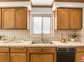 6264 Mosley Avenue, Los Angeles CA 90056