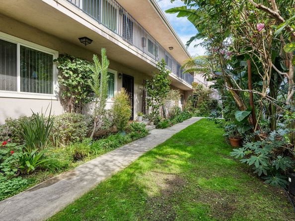 1517 Harvard Street 3, Santa Monica CA 90404