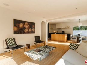 2418 Walnut Avenue, Venice CA 90291