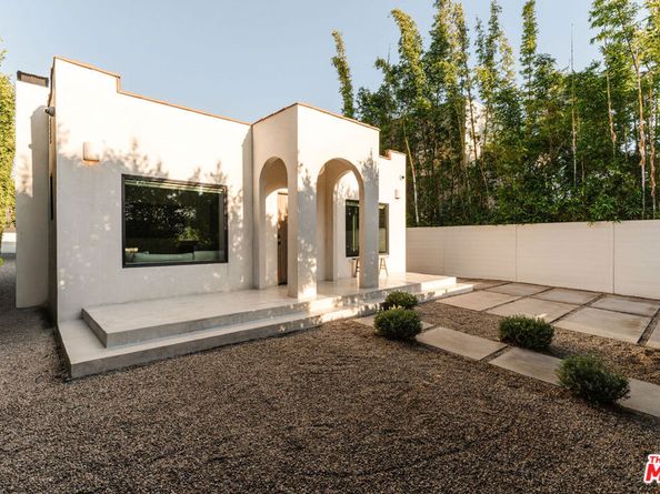 2418 Walnut Avenue, Venice CA 90291