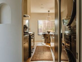 2418 Walnut Avenue, Venice CA 90291