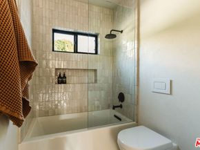 2418 Walnut Avenue, Venice CA 90291