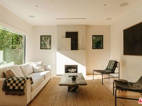 2418 Walnut Avenue, Venice CA 90291