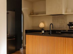 2418 Walnut Avenue, Venice CA 90291