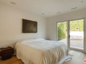 2418 Walnut Avenue, Venice CA 90291