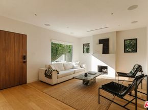 2418 Walnut Avenue, Venice CA 90291