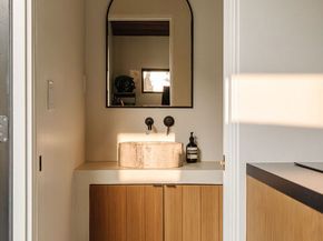 2418 Walnut Avenue, Venice CA 90291