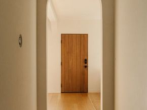 2418 Walnut Avenue, Venice CA 90291