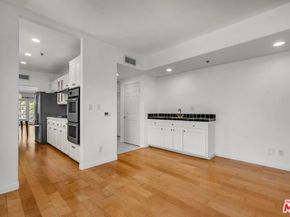 2205 S Bentley Avenue 302, Los Angeles CA 90064