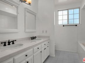 2205 S Bentley Avenue 302, Los Angeles CA 90064