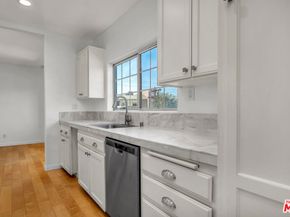 2205 S Bentley Avenue 302, Los Angeles CA 90064