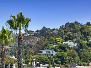 171 N Church Lane 619, Los Angeles CA 90049