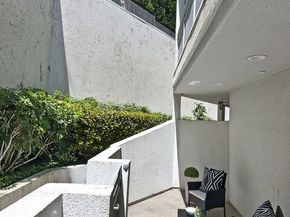 171 N Church Lane 619, Los Angeles CA 90049