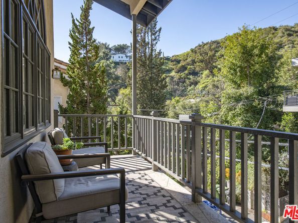 8032 Willow Glen Road, Los Angeles CA 90046